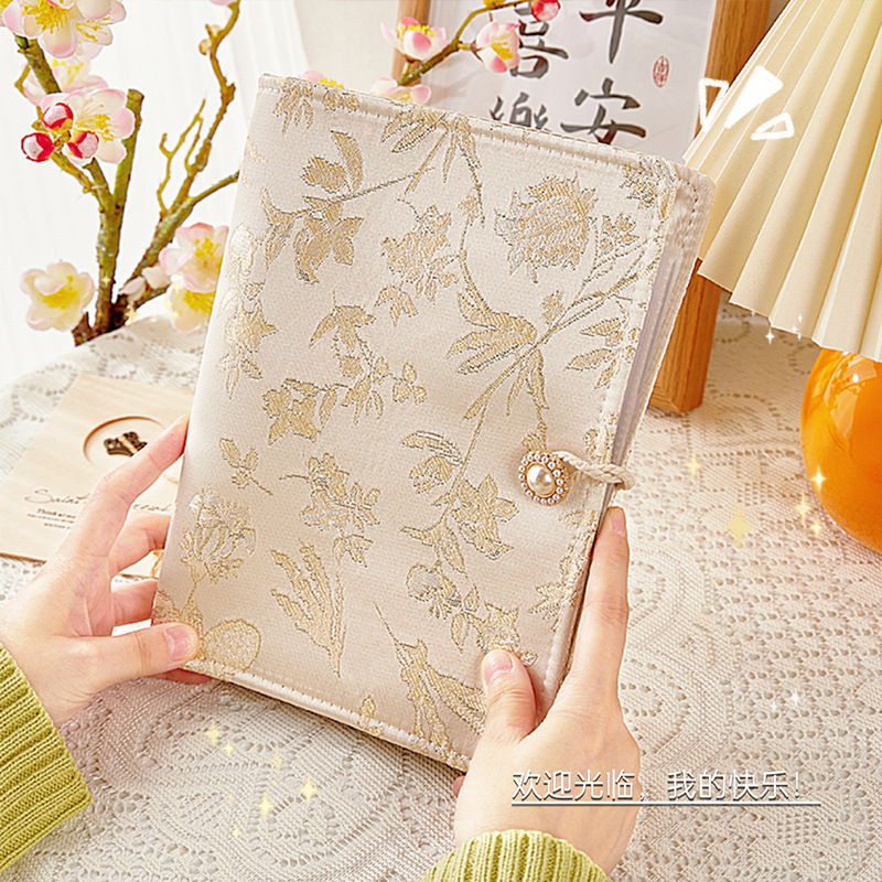 Nuevo libro de tarjetas de tela china de alto valor satén bordado álbum de fotos de 3 pulgadas de tarjetas de amado