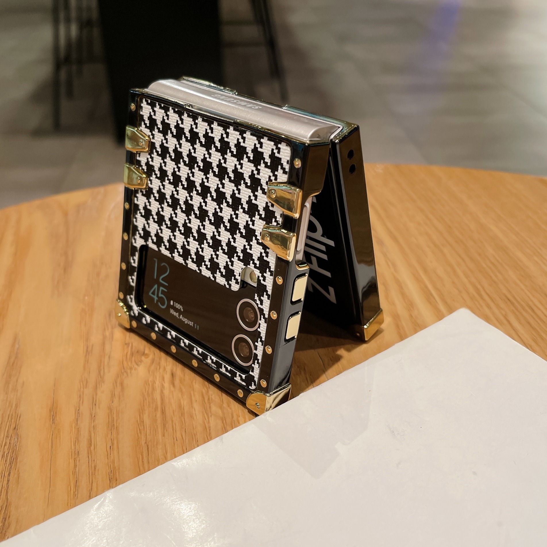 Suitable for Samsung ZFLIP5 Trendy Brand Thousand Bird Checker ZFLIP4 Folding Screen Anti drop Phone Case_voghion.com