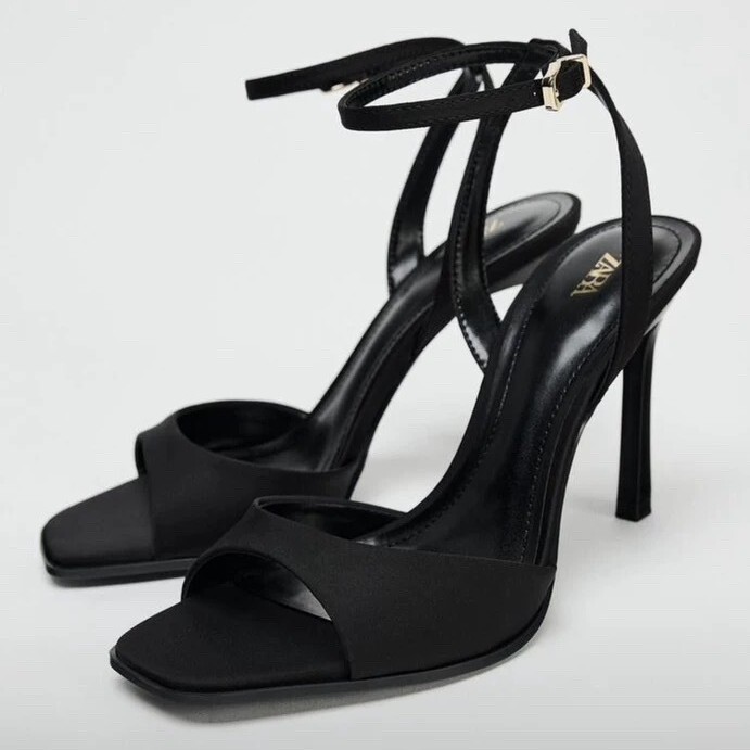 Spanish Trendy Women's Shoes 2025 Summer New Model Red and White Ankle Strap Metal Buckle High Heel Sandals