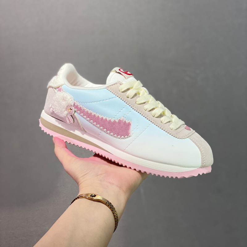 Putian Pure Original Classic Cortez White Pink Valentine's Day Forrest Gump Shoes for Men and Women Lightweight Plaid Casual Couple Shoes
