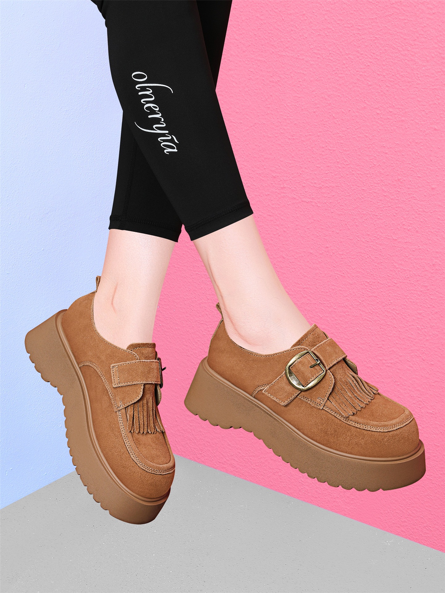 2025秋季新款女鞋复古休闲皮鞋舒适软底妈妈鞋百搭透气轻便运动鞋