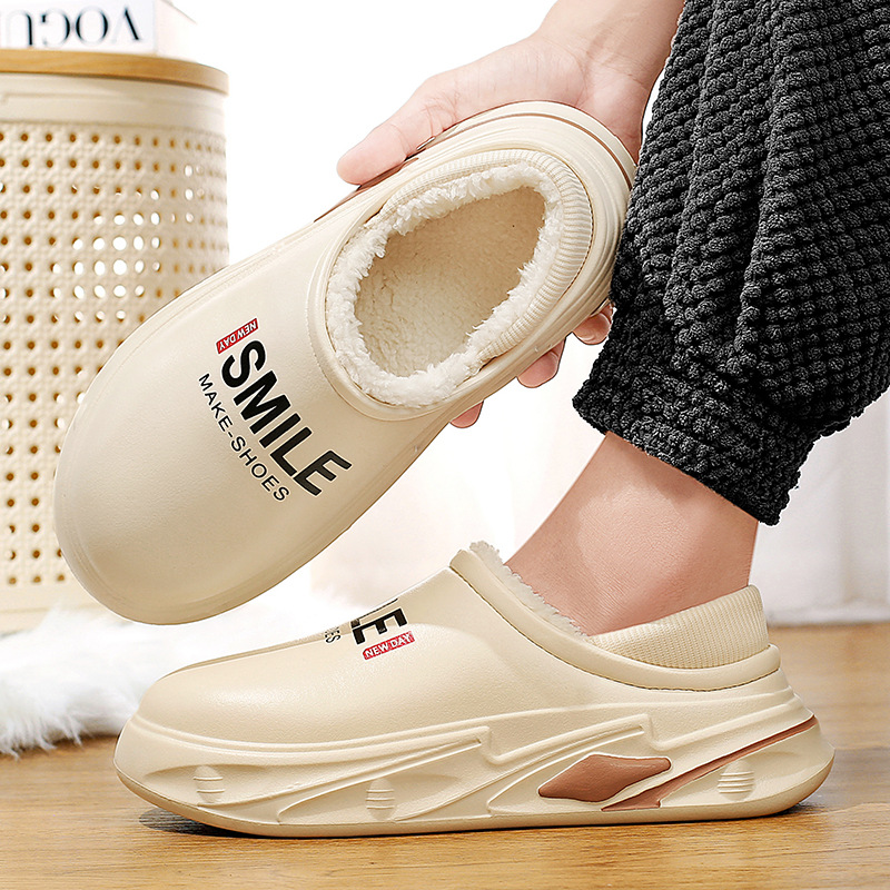 Invierno más zapatos de algodón de terciopelo para hombres 2025 nueva tendencia cálida de suela gruesa zapatos de algodón resistentes al desgaste zapatos de algodón de tacón impermeable para hombres