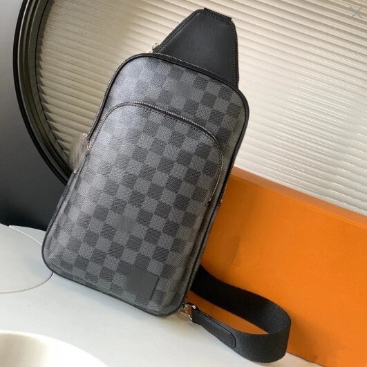 新商品の男性の胸のカバンの経典の格子のカバンのショルダーバッグの斜め掛けのショルダーバッグのファッションの胸のカバンのファッションの男性のカバンの大容量の胸のカバン|undefined