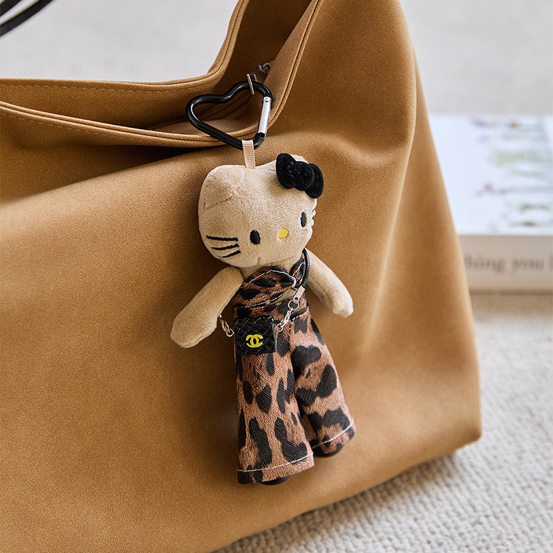 Кожаный костюм с леопардовым принтом КТ