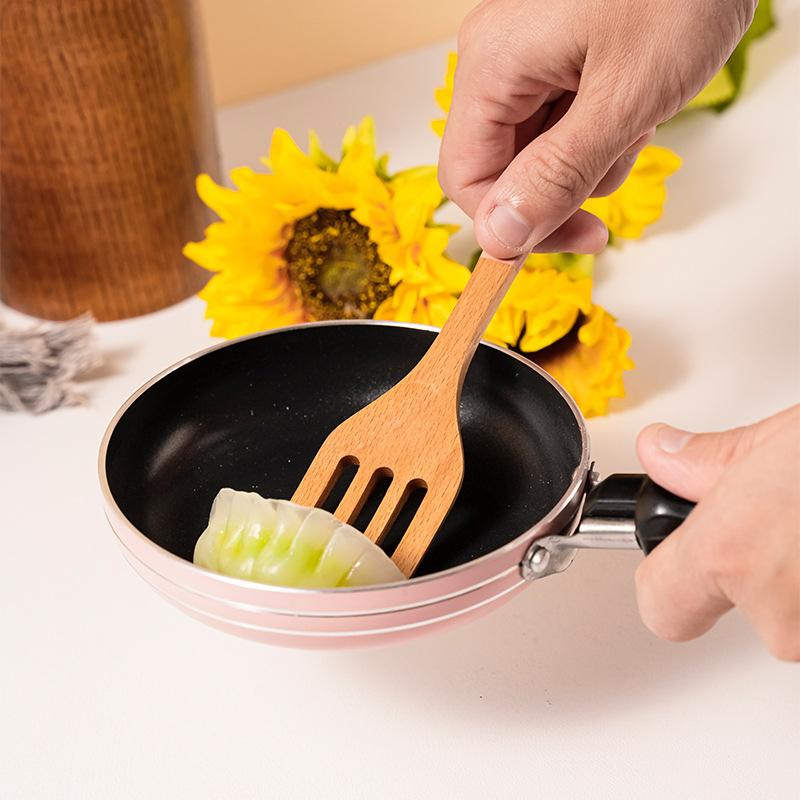 Wooden mini kitchen utensils real cooking set beech solid wood children's fish frying spatula small wooden spatula boys and girls children's toys