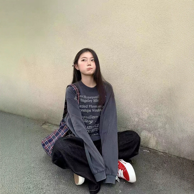 Washed distressed multi-layered dark gray long-sleeve women's American retro loose casual base T-shirt sweatshirt thin Washed distressed multi-layered dark gray long-sleeve women's American retro loose casual base T-shirt sweatshirt thin