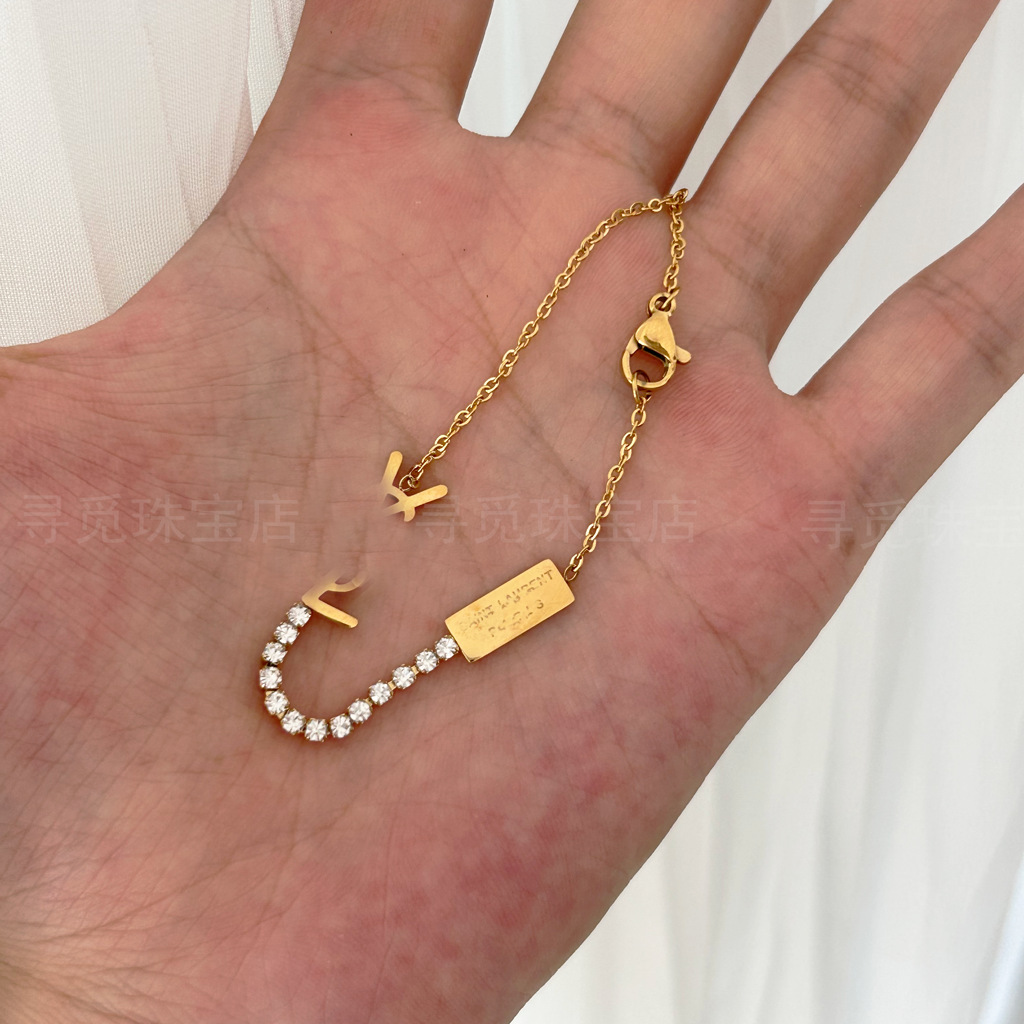 Y字母系列经典款不对称锆石手链镀18K金钛钢不锈钢轻奢百搭饰品