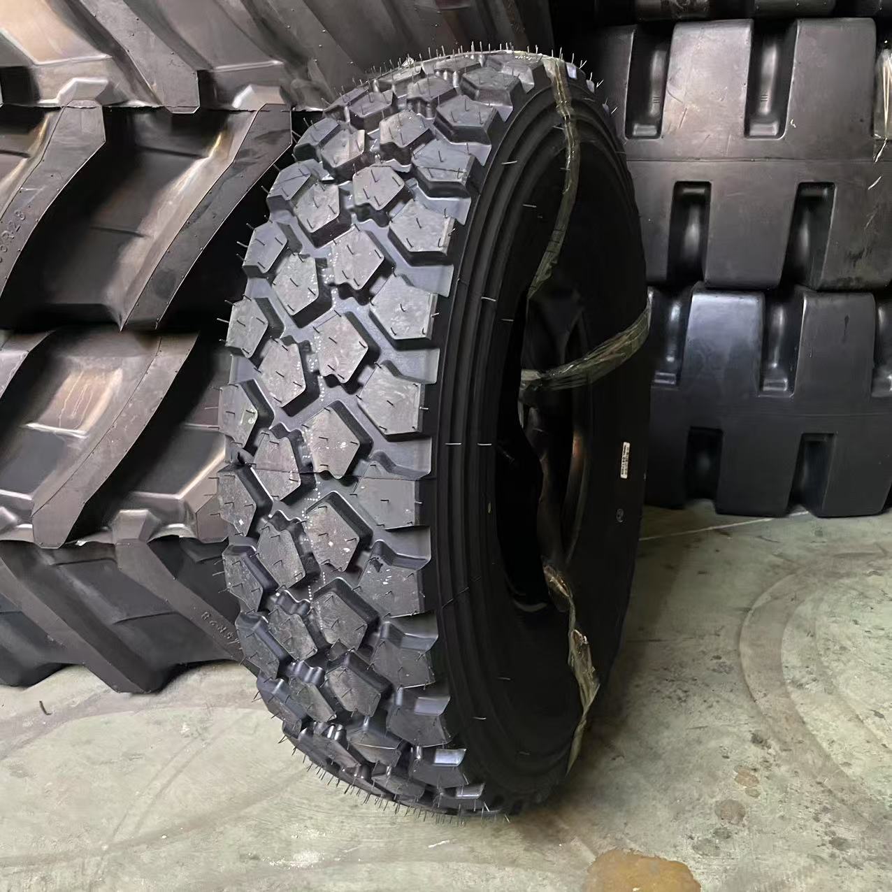 厂家直供255/100R16依维柯轮胎  黄海正品 新日期