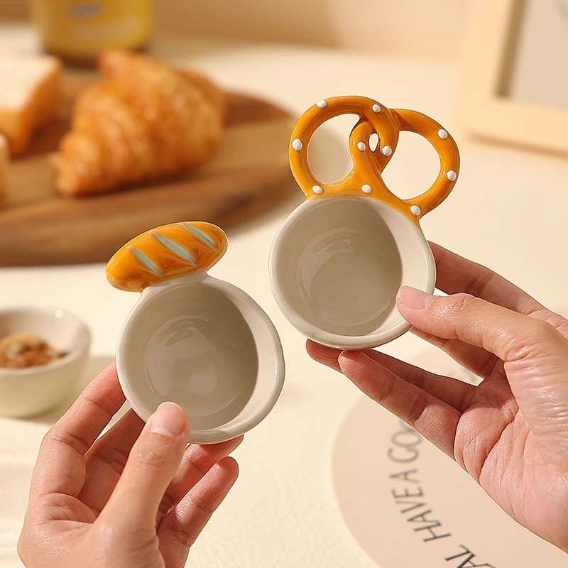 Creative themed restaurant bread plate, baguette plate, salt water dish, ceramic sauce dish, personalized dish, home dipping sauce dish Creative themed restaurant bread plate, baguette plate, salt water dish, ceramic sauce dish, personalized dish, home dipping sauce dish