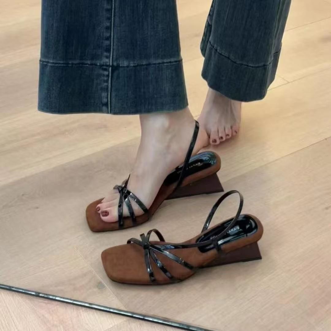 검은색