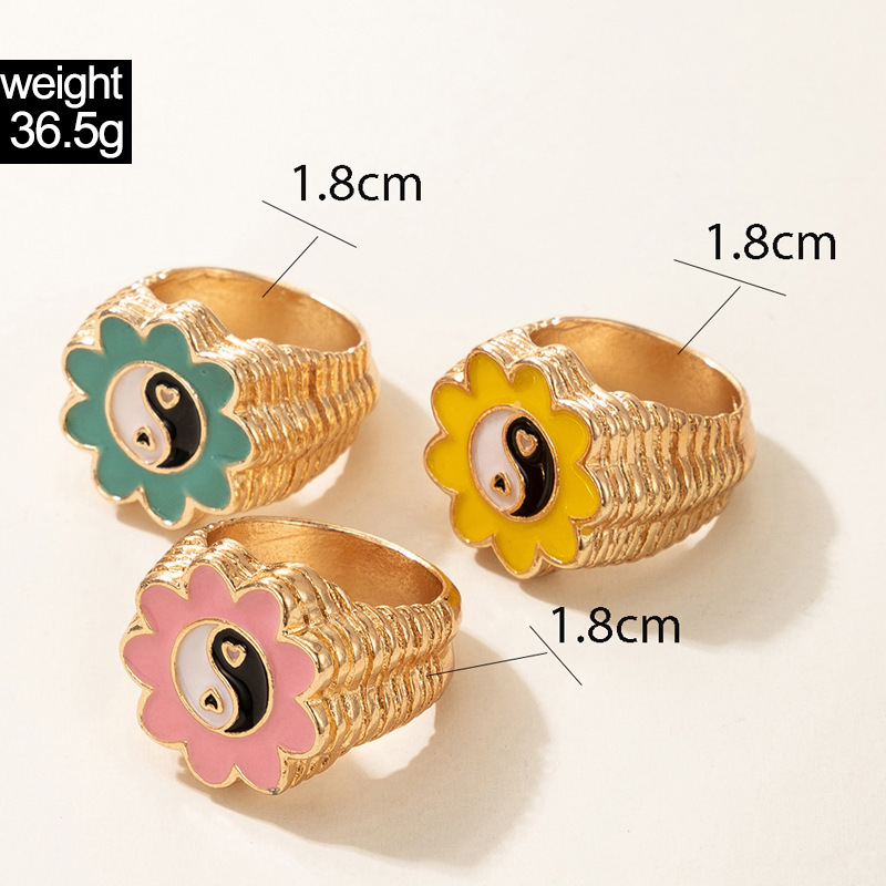 New Simple Fashion Flower Gossip Ring Set Cute Tai Chi Ring 3-piece Set display picture 1