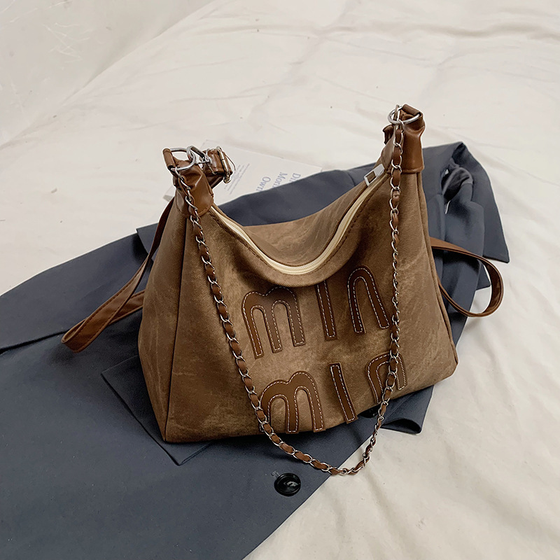 Marrón sin colgante