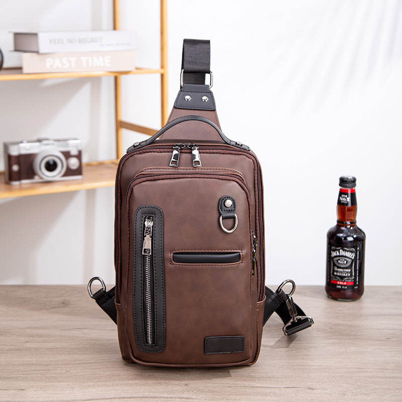 2025疯马皮复古斜挎包时尚潮流斜挎单肩包男士胸包大容量便携男包