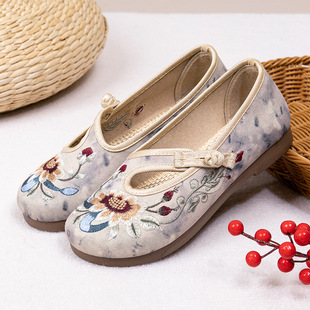 Women's Cloth Shoes 2025 New Spring and Autumn Slip-On Shoes, Soft Sole, Comfortable, New Popular Style, Non-Slip, Fashionable and Elegant