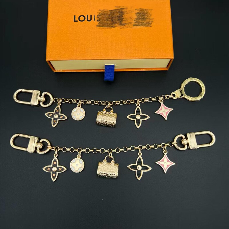 V Brand M00382 Louis Vuitton Keychain Pendant, Gold Chain, Four-Leaf Clover, Star, Monogram Bag