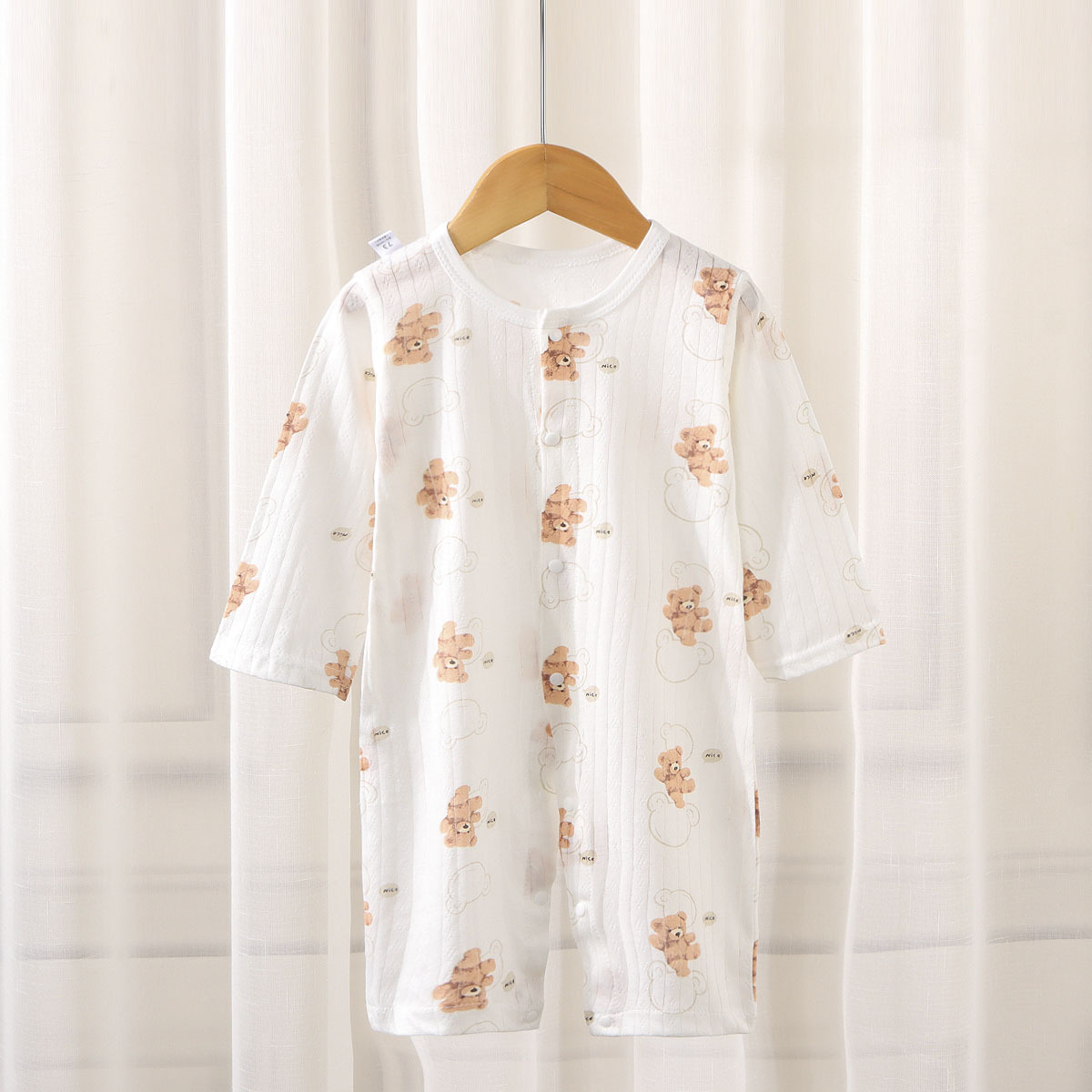 긴 등반과 얇은 테디베어 쌍