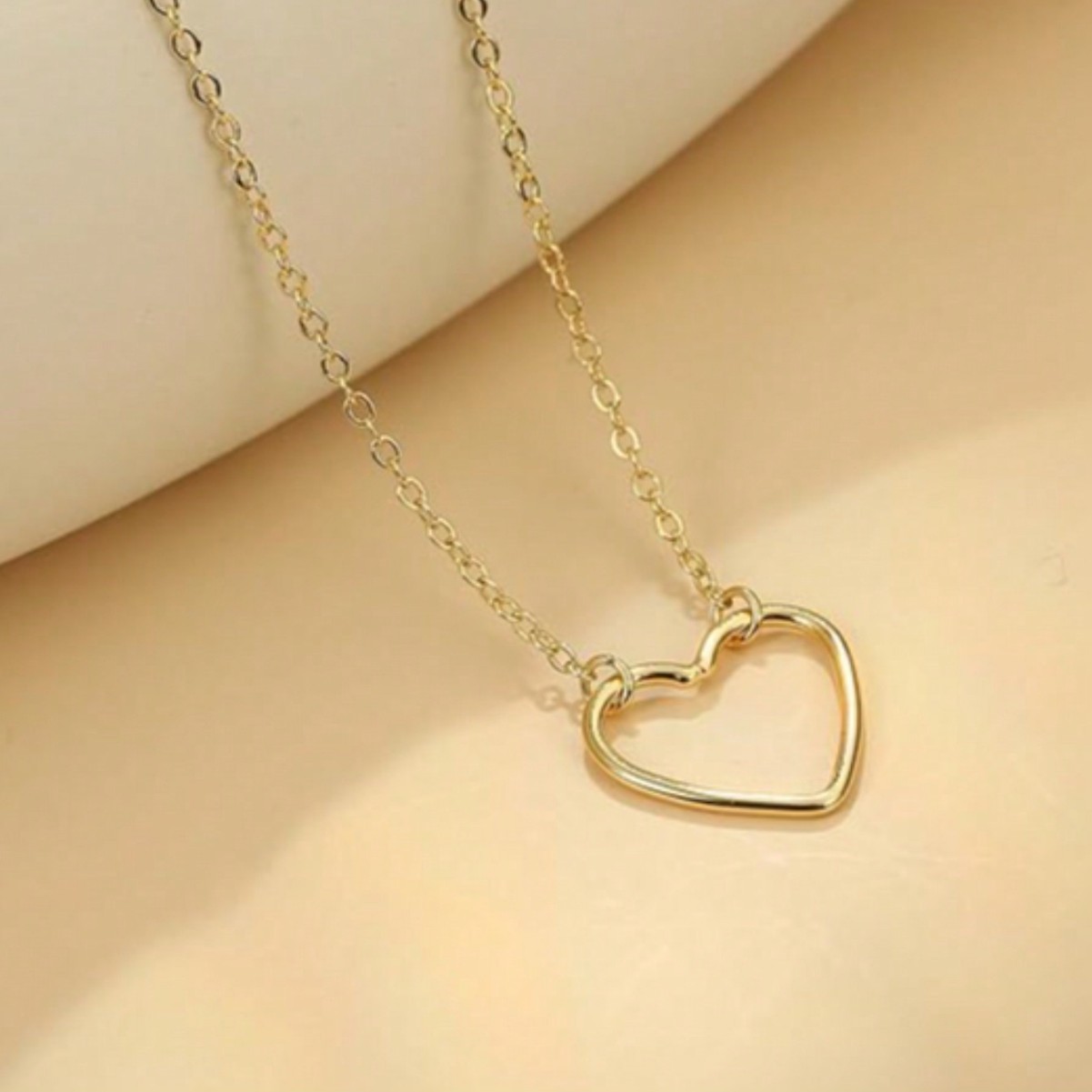 Collana con cuore vuoto per donna collana lunga minimalista_voghion.com