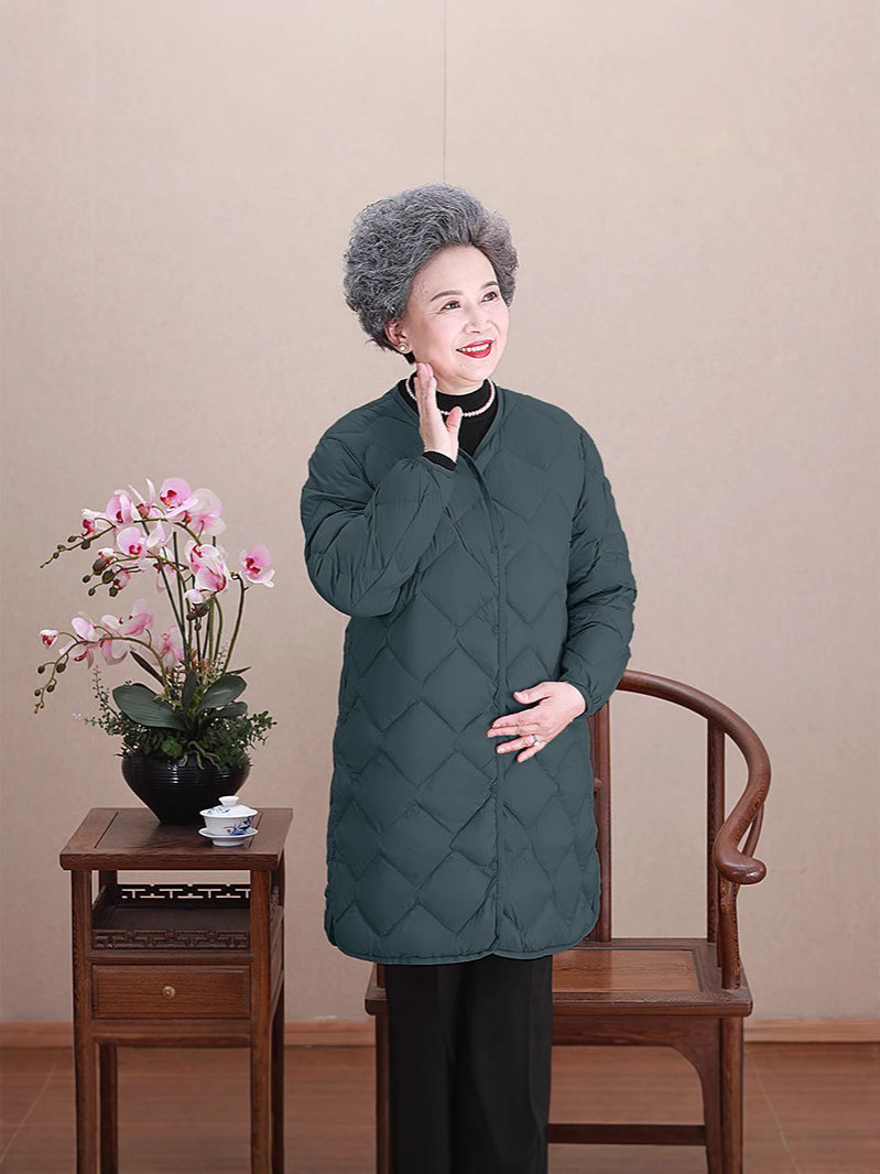 Chaqueta de plumón ligera y delgada, ropa de madres de mediana edad, otoño y invierno, nuevo estilo de cuello largo, estilo coreano sin cuello, moda interior