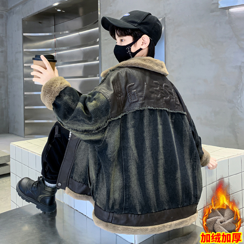 남학생 기모 데님 코트 2024 새로운 겨울 중 큰 어린이 가죽 재킷 최고 잘 생긴 겨울복