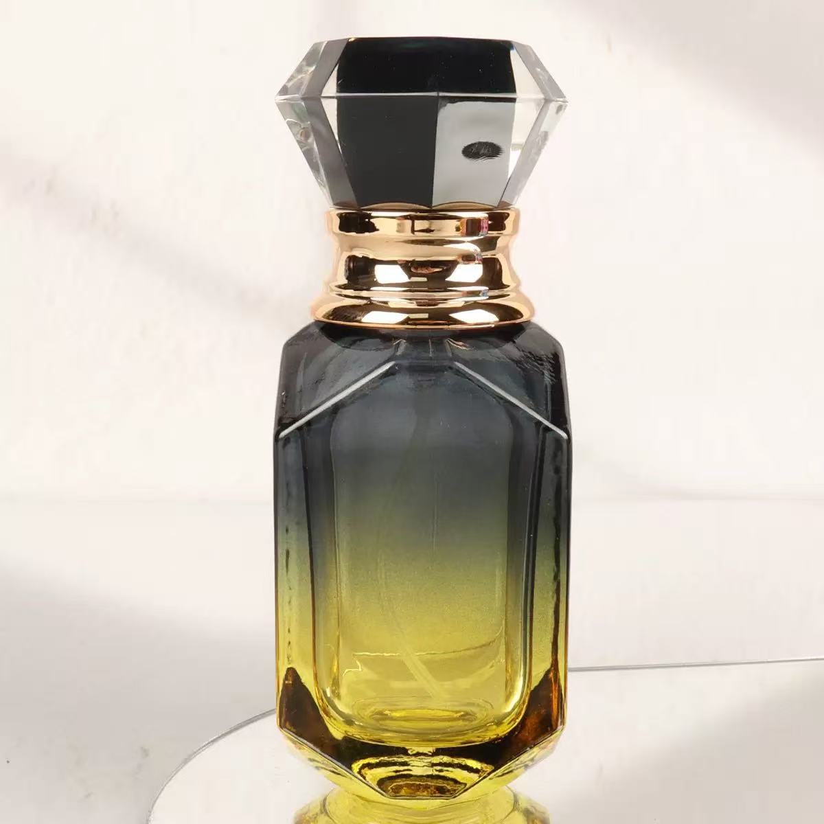 Black, glass, 30 ml