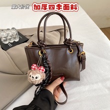 小众复古百搭手提水桶包包女2025春季新款潮流时尚休闲单肩斜挎包