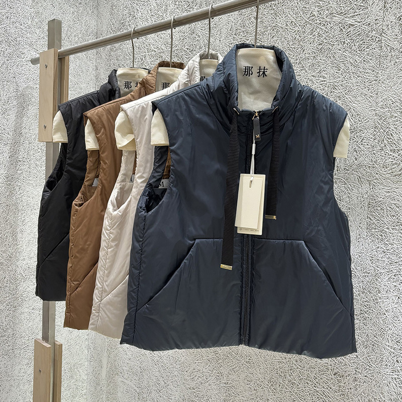 2026 Autumn/Winter New Fashion Camel Wool Cotton Vest with Ribbed Stand Collar, European Style, Slanted Pockets, Foreign Trade Winter Apparel 2026 Autumn/Winter New Fashion Camel Wool Cotton Vest with Ribbed Stand Collar, European Style, Slanted Pockets, Foreign Trade Winter Apparel