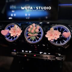 Insピンク系桃花チューリップ花車載香薫自動車吹出口装飾拡香石飾りかわいい