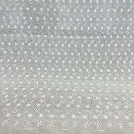 全棉镂空绣花面料小孔雏菊花白色童装女装连衣裙鞋帽服装绣花布料
