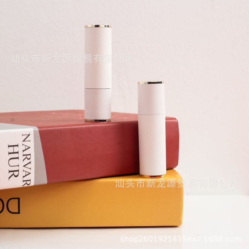 スポット口紅空チューブ卸売メーカー diy 口紅空チューブ空ボトルラウンド白回転密封ボトル包装材料|undefined