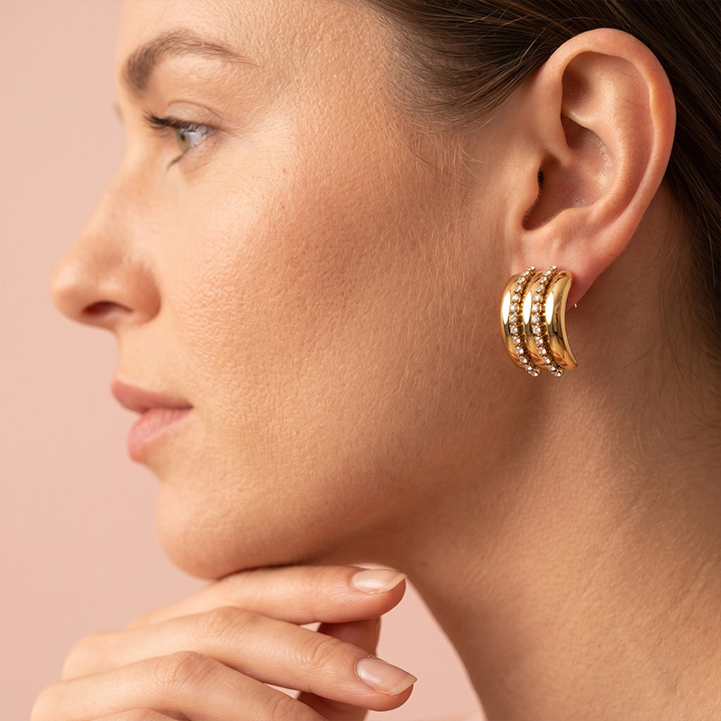 Taina europa y americana pendientes de acero inoxidable lujo ligero nicho personalidad versátil gota de agua pendientes de diamante de titanio acero no se desvanece mujer