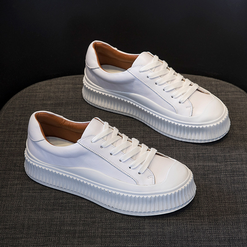 Thick-soled women's shoes small white shoes women's 2022 autumn new casual board shoes leather muffin explosions biscuit shoes 41-42