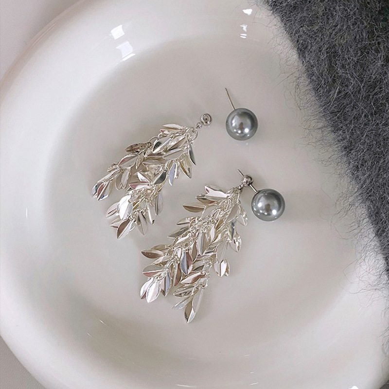 Aguja de plata diamantes geométricos aretes de perlas redondos ligeros de lujo de alta calidad pernos de orejas de estilo francés temperamento femenino orejas de nicho mayorista image 69