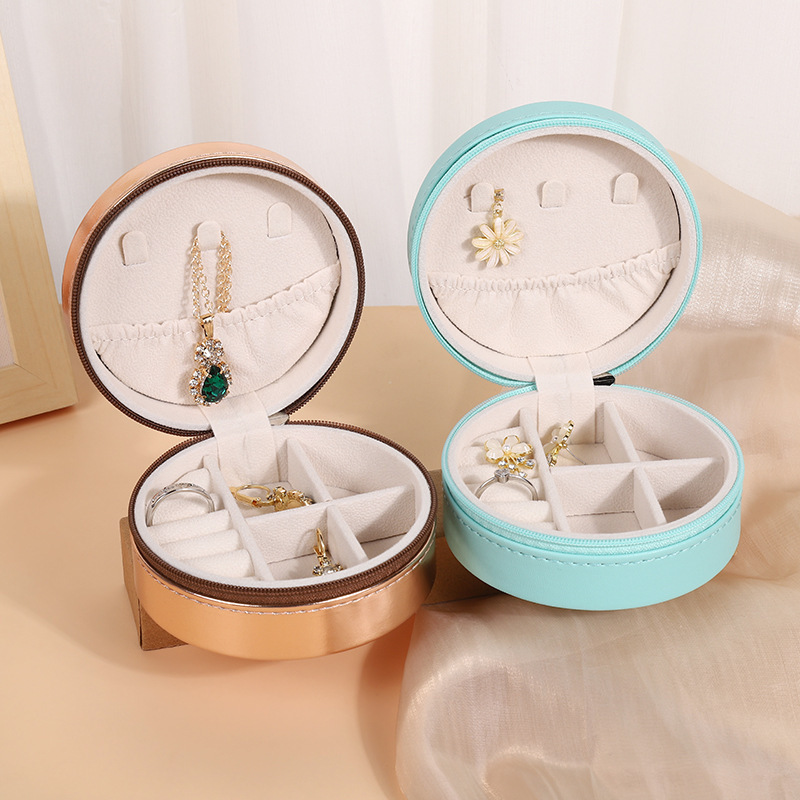 Portable jewelry box Mini jewelry storage box gift box earring ring bag flannel jewelry box round box wholesale