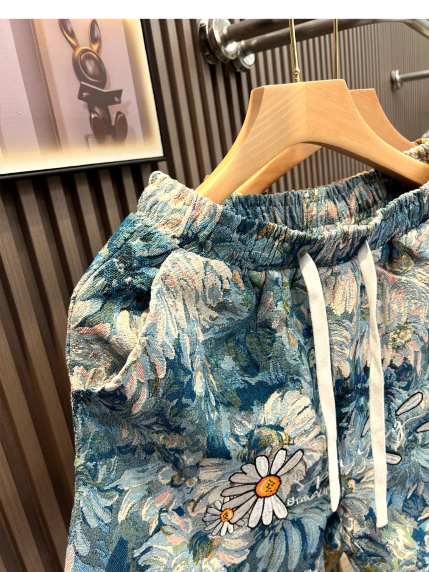 Retro Floral Print Shorts For Men Women, Loose Fit 5-Inch Casual Beach Shorts With All-Over Vintage Pattern, Lightweight Summer Streetwear_viptrois.com