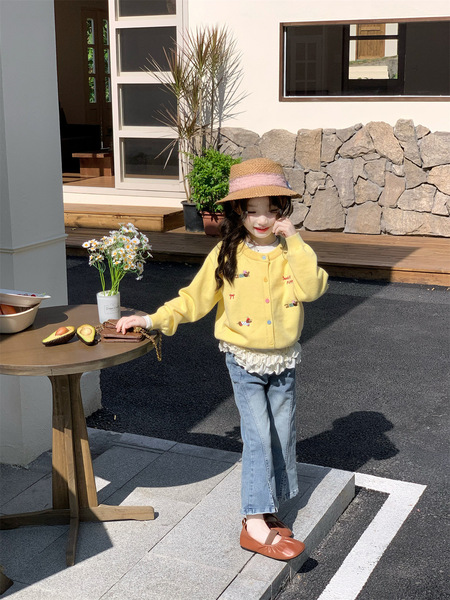 Autumn cartoon short woolen base cardigan