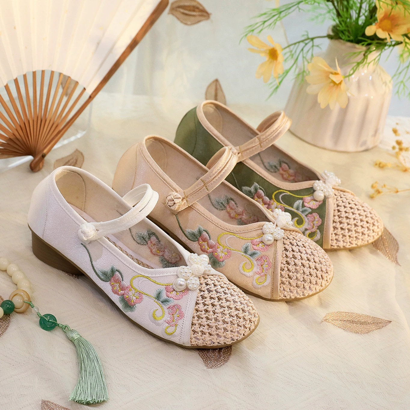 [Yirou] 2025 новый стиль старые пекинские тканевые туфли, этнические туфли с неглубоким вырезом, подходящие туфли, туфли с вышивкой в ​​этническом стиле