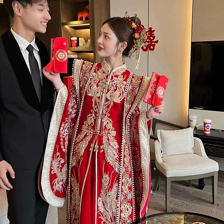 New Chinese-Style Phoenix Crown and Robe Xiuhe Suit for Women, 2026 New Wedding Dress, Chinese-Style Bridal Attire, Dragon and Phoenix Gown Xiuhe