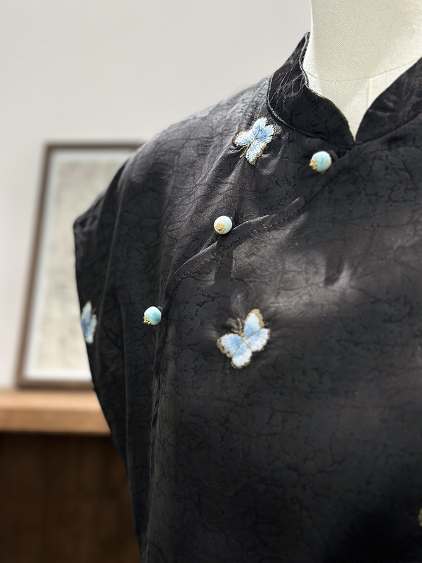 新しい中国風の黒亀ひび割れ刺繍半袖レディース国民風斜め襟ボタン気質シャツレディースハイエンドトップ夏|undefined