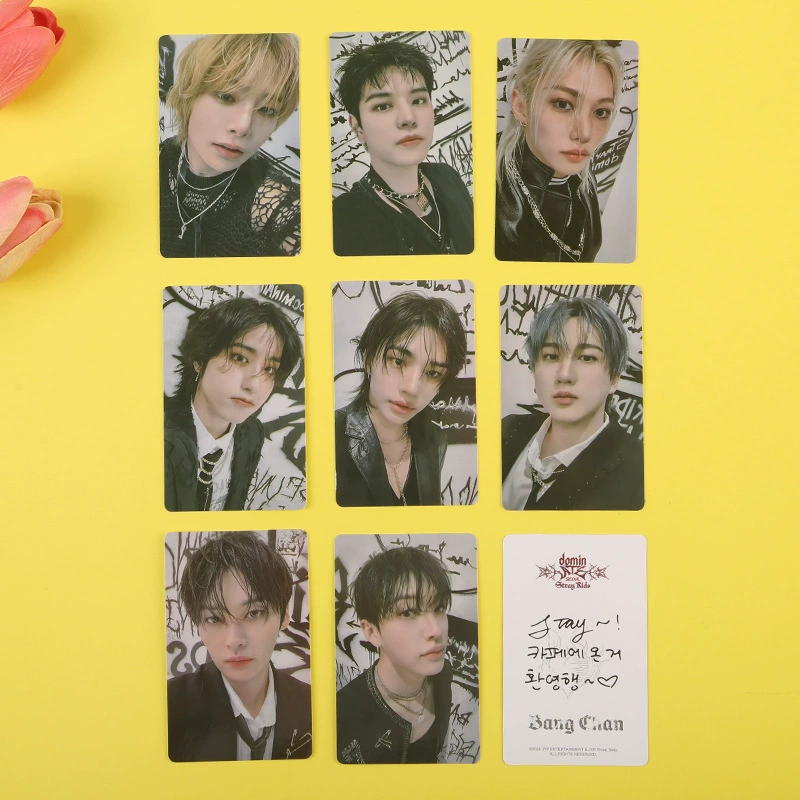 Картка малого размера (STRAY KIDS) ATE World Tour Seoul Collection, 5.4×8.6 см, коллекционные варианты