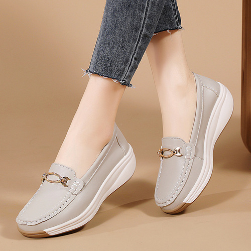 Elegant Western Plus Size Women's Spring Summer New Fashion Thick Sole Platform Shoes with Metal Buckle Wedge Heel and Open Toe Maternal Shoes