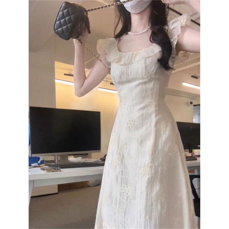 Tea Break French-Style First Love Lace Dress for Women, Summer 2026 New Model, High-End Elegant Waist-Cinching Slimming Long Dress