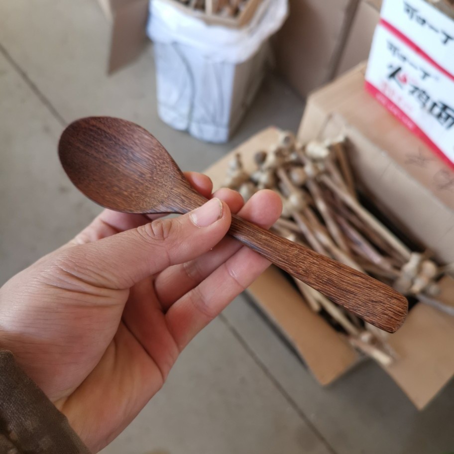 Chicken wing wood eating spoon