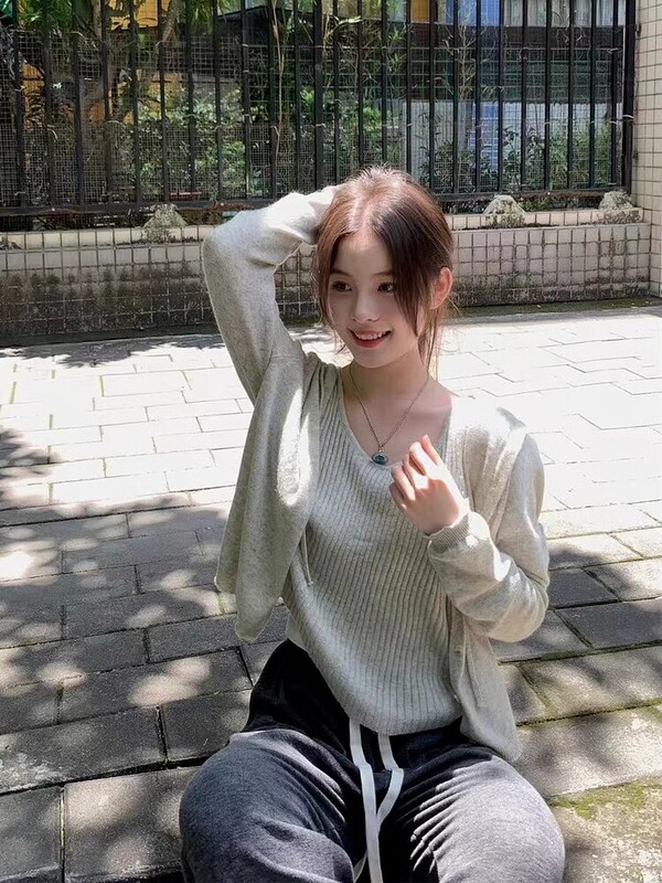 假两件连帽针织开衫女春秋季2025新款毛衣别致短款上衣设计感小众|undefined