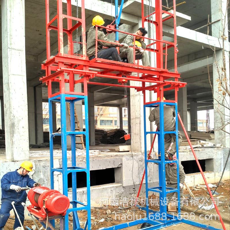 高层建筑井架物料提升机 升降机设备龙门架 垂直输送物料升降机