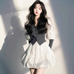 灰色泡泡袖假两件连衣裙女2025秋季新款法式气质超好看收腰短裙子