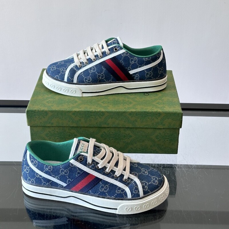 1977 Classic Retro High-End Version Couple's Large Size Canvas Shoes, Versatile for Daily Wear, Casual Flat Sneakers 1977 Classic Retro High-End Version Couple's Large Size Canvas Shoes, Versatile for Daily Wear, Casual Flat Sneakers