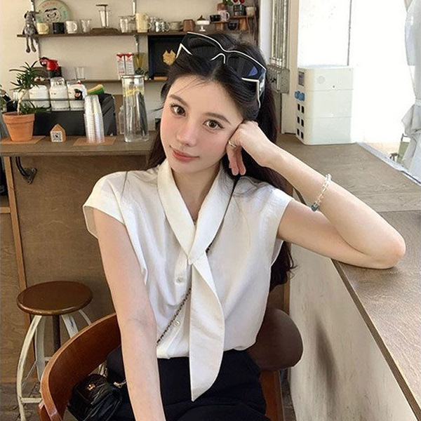 French-Style Flutter Collar Sweet White Top for Women, New Summer Fashion with Unique Design, Casual Loose Slimming Shirt