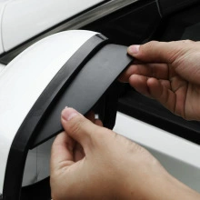Mirror Rainproof: Universal Rearview mirror rainproof sticker