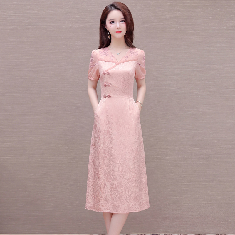Elegant Jacquard Short-Sleeve Modified Cheongsam Dress for Women, 2026 Summer New Fashion, Mom-Style Chinese Style V-Neck Dress