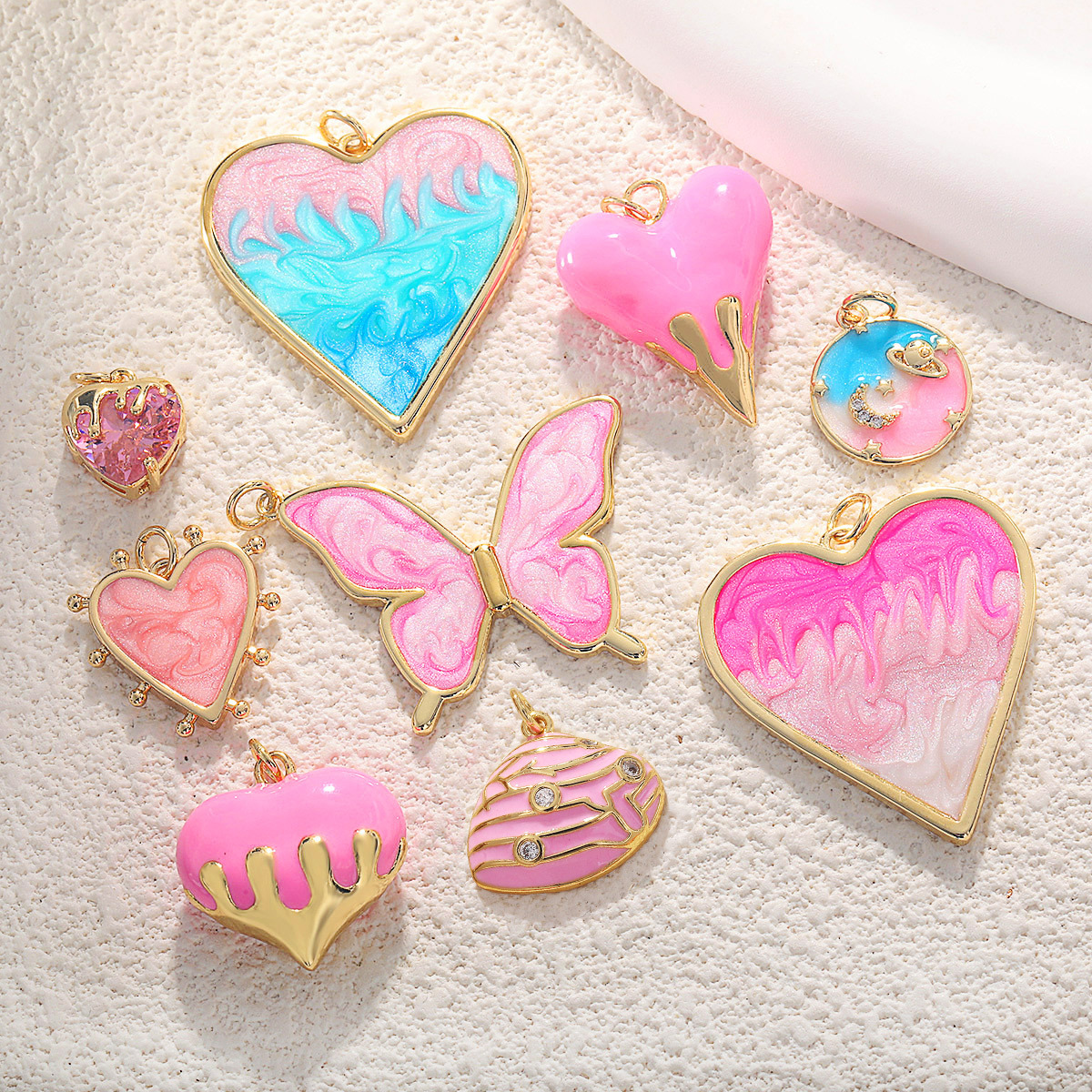 12g Weight 1 Piece 7 * 20mm 8*10mm 9 * 14mm Copper Zircon Gold Plated Heart Shape Butterfly Shell Pendant